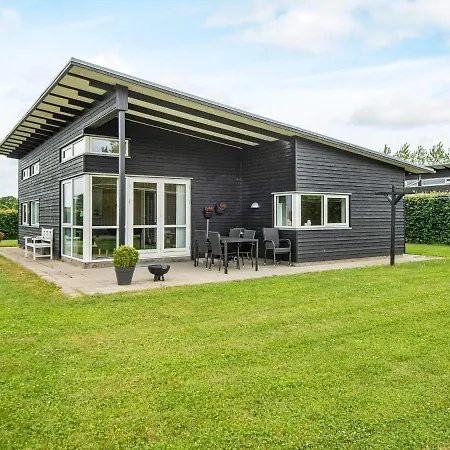 Holiday home 6 Person Holiday Home In Haderslev